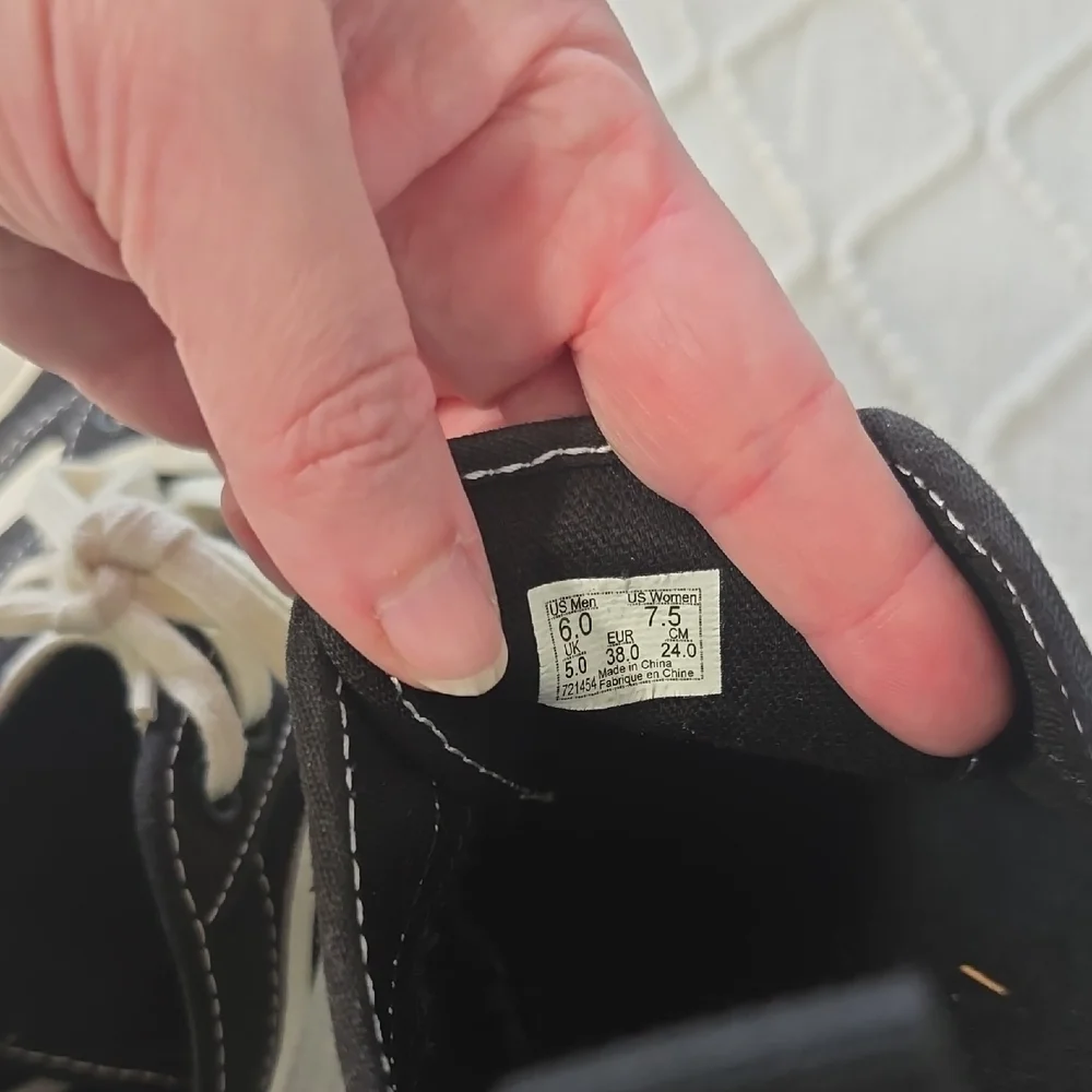 Vans Black and White Women's Sneakers - Picture 3 of 5